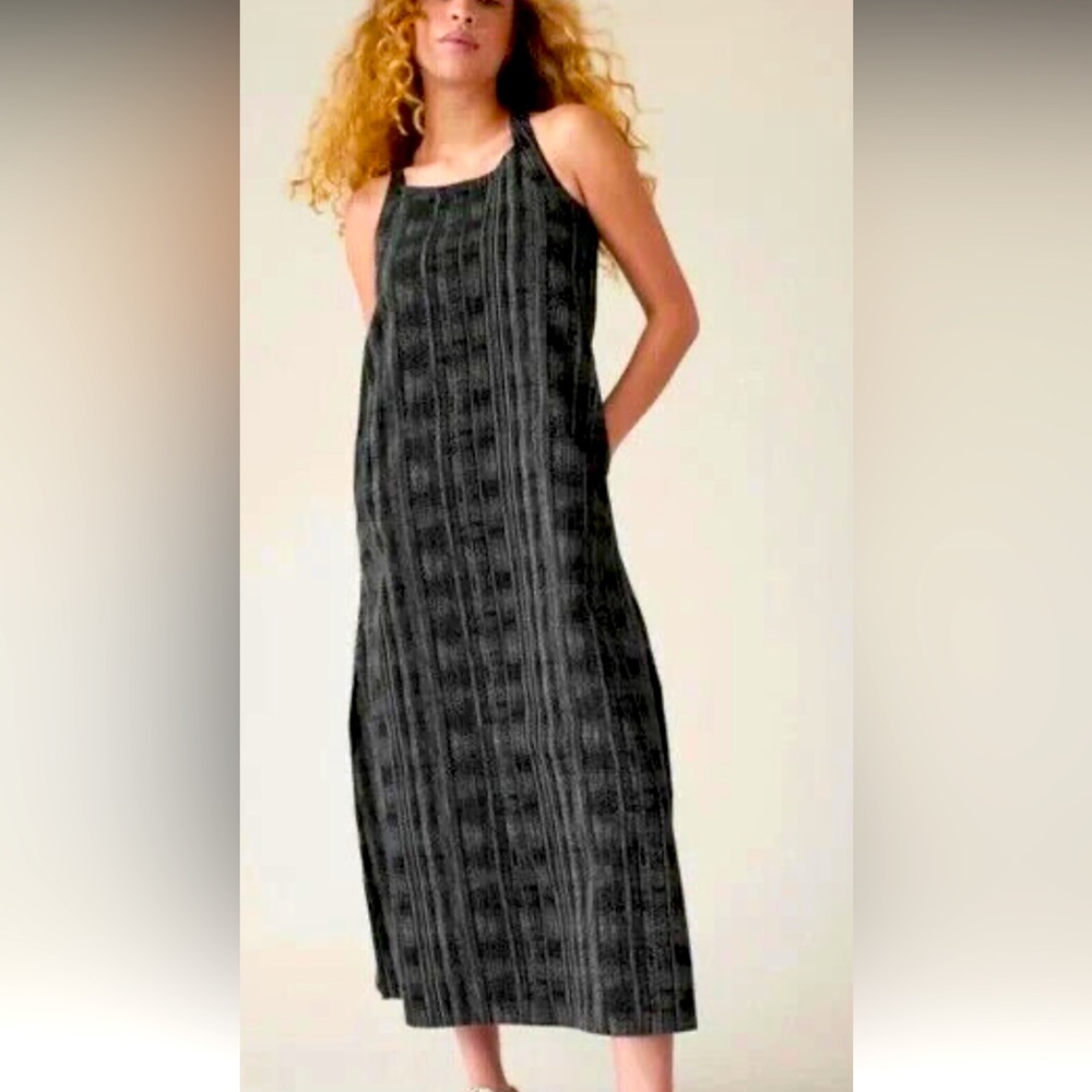 Athleta Womens Arrival Dress Amara. Pre-loved, excellent condition. Size Medium